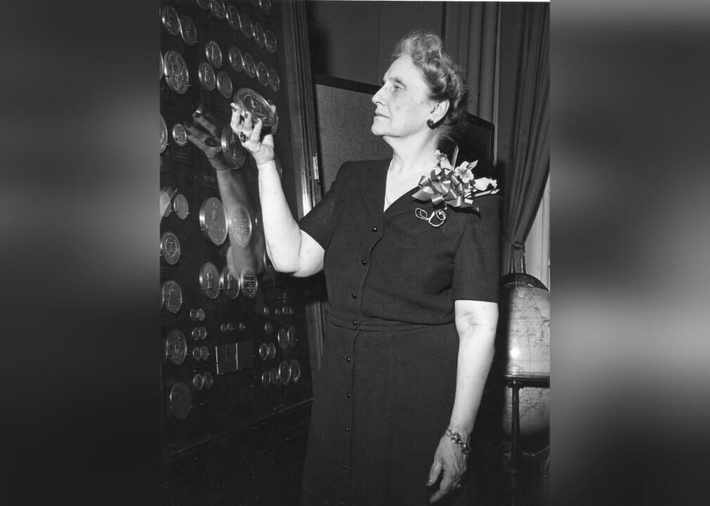 1954